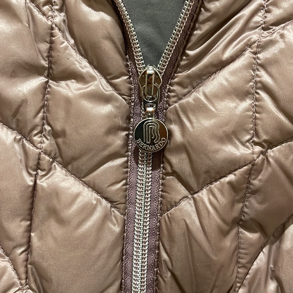 Bernardo S Packable Down Jacket Nwot. Stylish And… - image 3